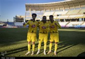 دیدار تیم های فوتبال فجر شهید سپاسی و پرسپولیس