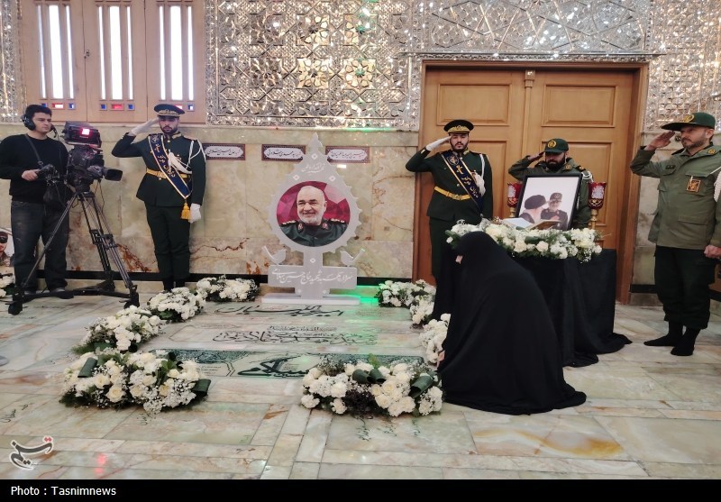 رونمایی از سنگ مزار جدید شهید سرلشکر پاسدار حاج حسین سلامی در شهر ری
