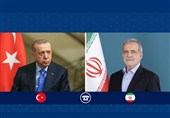 فی اتصال هاتفی بین رئیسی إیران وترکیا: التأکید على ضرورة التعاون الإقلیمی وتعزیز آلیات الحوار لخفض التوترات