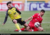 دیدار تیم‌های فوتبال پرسپولیس و سپاهان