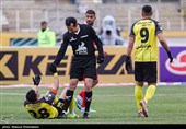 دیدار تیم‌های فوتبال پرسپولیس و سپاهان