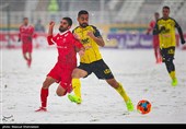 دیدار تیم‌های فوتبال پرسپولیس و سپاهان