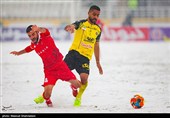 دیدار تیم‌های فوتبال پرسپولیس و سپاهان