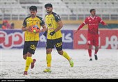 دیدار تیم‌های فوتبال پرسپولیس و سپاهان
