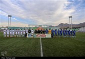 دیدار تیم‌های فوتبال  ذوب‌آهن اصفهان و استقلال تهران
