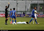 دیدار تیم‌های فوتبال  ذوب‌آهن اصفهان و استقلال تهران