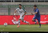 دیدار تیم‌های فوتبال  ذوب‌آهن اصفهان و استقلال تهران
