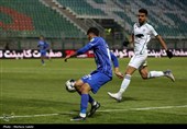 دیدار تیم‌های فوتبال  ذوب‌آهن اصفهان و استقلال تهران