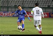 دیدار تیم‌های فوتبال  ذوب‌آهن اصفهان و استقلال تهران