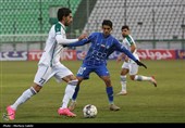 دیدار تیم‌های فوتبال  ذوب‌آهن اصفهان و استقلال تهران