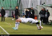 دیدار تیم‌های فوتبال  ذوب‌آهن اصفهان و استقلال تهران