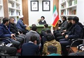 جمعی از جوانان محله امام رضا(ع) با آیت الله عاملی دیدار کردند