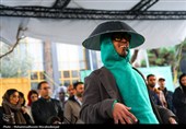 نمایش های خیابانی جشنواره بین المللی فجر