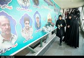 اهدای لباسهای شهیده ملینا اسدی به موزه دفاع مقدس-کرمانشاه