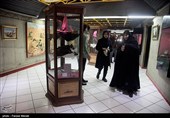 اهدای لباسهای شهیده ملینا اسدی به موزه دفاع مقدس-کرمانشاه