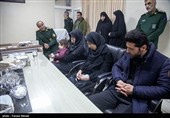اهدای لباسهای شهیده ملینا اسدی به موزه دفاع مقدس-کرمانشاه