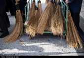 آیین جاروکشی خادمان مسجد مقدس جمکران