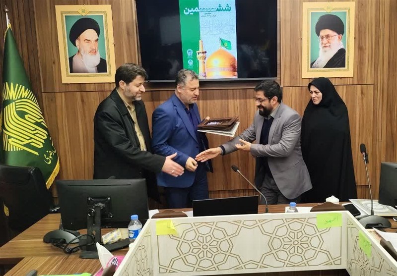 کانون کتاب و کتابخوانی خدمت رضوی برترین کانون کشور معرفی شد