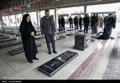 غبار روبی مزار شهدا درکرمانشاه
