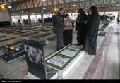 غبار روبی مزار شهدا درکرمانشاه