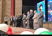 تجلیل از دانش‌آموزان رتبه‌های برتر شهر ری همزمان با دهه فجر