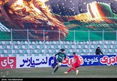 دیدار تیم های فوتبال خیبر خرم آباد و فولاد خوزستان