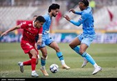 دیدار تیم‌های فوتبال پرسپولیس و چادرملو