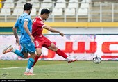دیدار تیم‌های فوتبال پرسپولیس و چادرملو