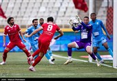 دیدار تیم‌های فوتبال پرسپولیس و چادرملو