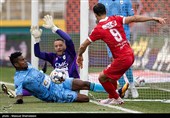 دیدار تیم‌های فوتبال پرسپولیس و چادرملو