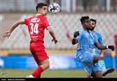 دیدار تیم‌های فوتبال پرسپولیس و چادرملو