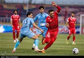 دیدار تیم‌های فوتبال پرسپولیس و چادرملو
