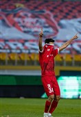 دیدار تیم‌های فوتبال پرسپولیس و چادرملو