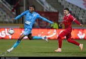 دیدار تیم‌های فوتبال پرسپولیس و چادرملو