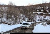 ترافیک سنگین در هراز و آزادراه قزوین-کرج / بارش برف و باران در جاده‌ها