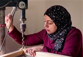بین الأرقام والخشب: رحلة إقبال شلبی نحو المنجرة