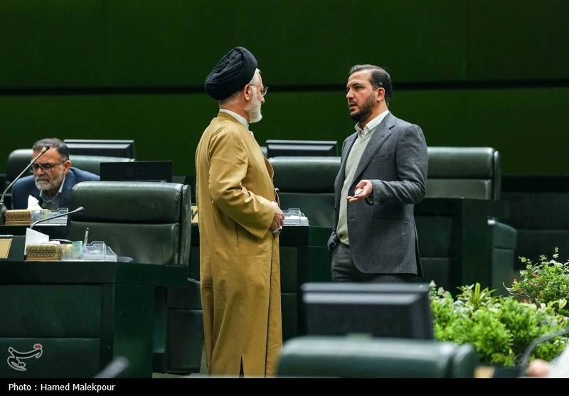 جلسه غیرعلنی مجلس با حضور رئیس ستاد کل نیروهای مسلح و وزیر امور خارجه