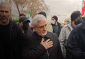 اللواء قاآنی یشارک فی مسیرة 11 فبرایر