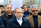 عراقجی یعلّق على مسیرات ذکرى انتصار الثورة: العزة والکرامة لیستا محل تفاوض