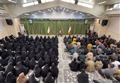 با ایستادگی جوانان انقلابی در سنگر فکری هیچ سلاح نظامی کارساز نیست