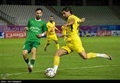 دیدار تیم های فوتبال فجر شهید سپاسی شیراز و شمس آذر قزوین