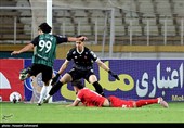 دیدار تیم های فوتبال پرسپولیس و خیبر خرم آباد