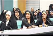 نشست نقد و بررسی رمان «انجمن عقاب‌ها» در
