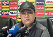 ربیعی: با جسارت سرمربیگری تراکتور را پذیرفتم/ بازی نزدیکی در پیش داریم