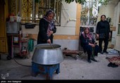 مراسم افطاری ساده در محله قبله شیراز