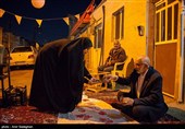 مراسم افطاری ساده در محله قبله شیراز