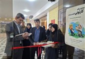 هنرمندان مرکزی در 50 اثر کاریکاتوری دشمن را در قاب هنر به نقد کشیدند