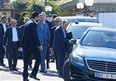 الوفد الإیرانی یتوجه إلى مقرّ المفاوضات النوویة فی جنیف