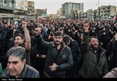 تجمع سوگواران رهبر شهید انقلاب در میدان انقلاب