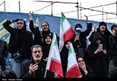 تجمع سوگواران رهبر شهید انقلاب در میدان انقلاب